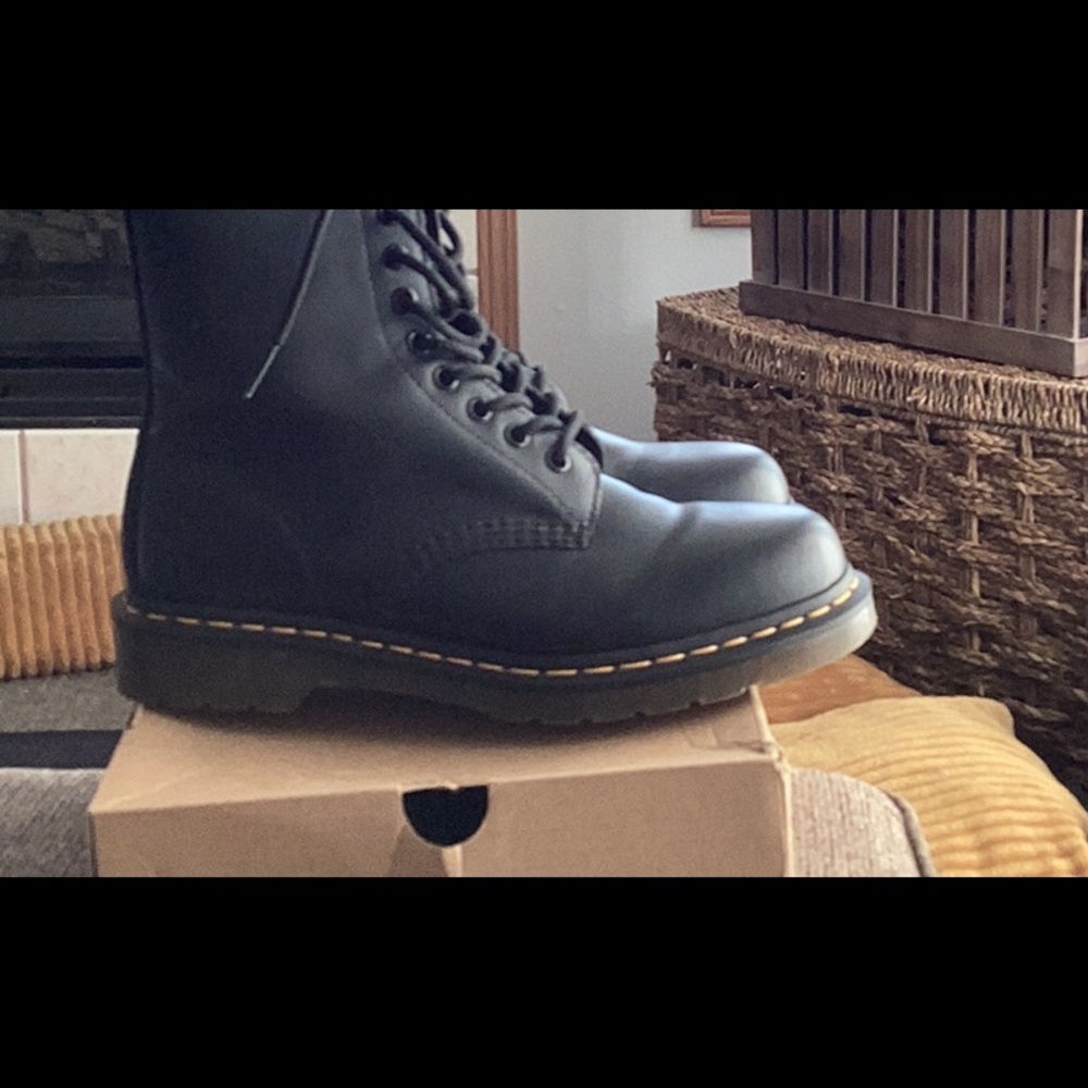 Size 9 Doc Martens. Only worn like 3 times.